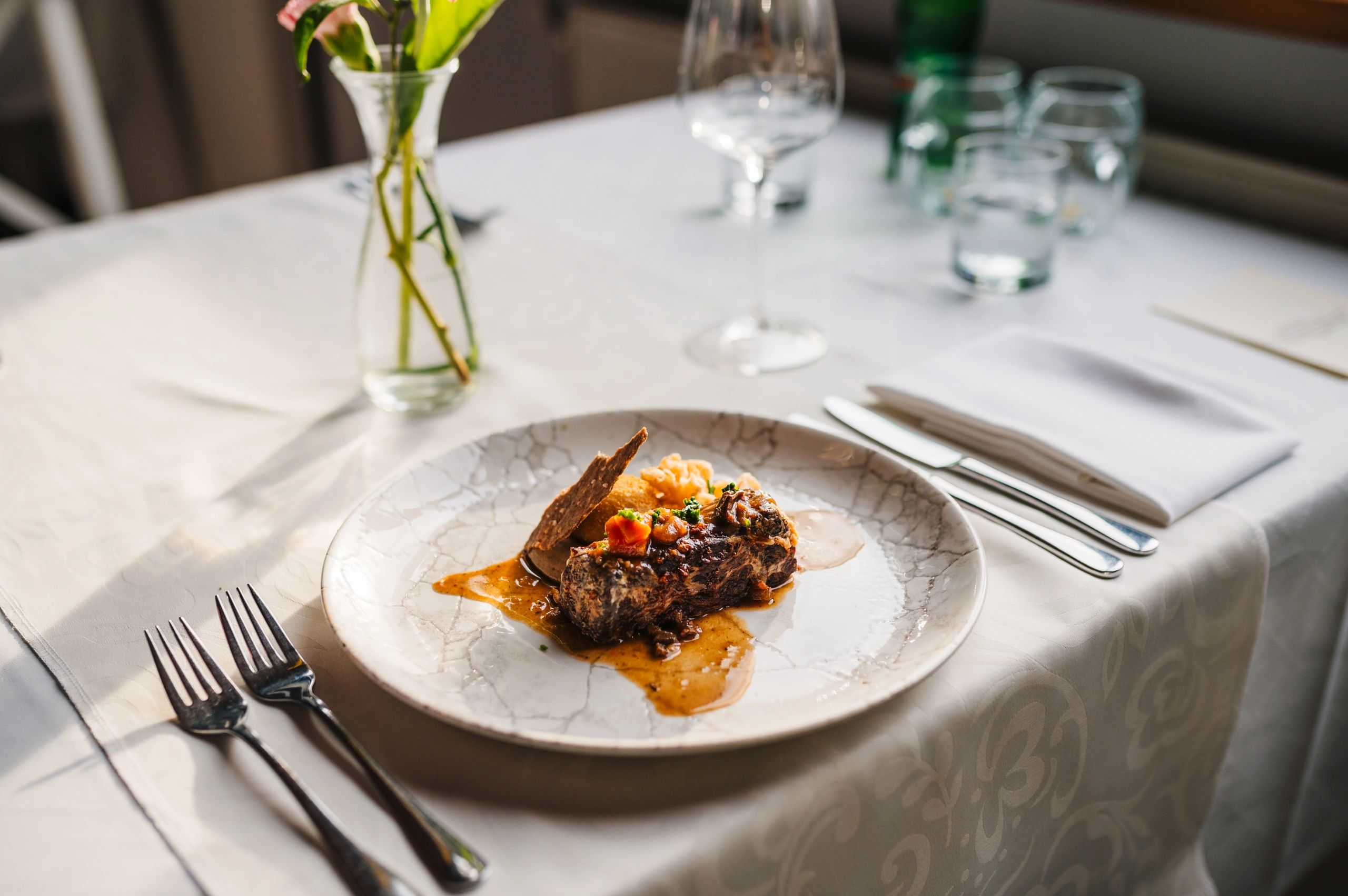How to Spot a Great Restaurant (Before You Even Taste the Food)